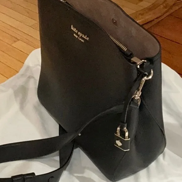 Kate Spade Black Shoulder Bag pebble leather.like new. this bag comes w! twilly - Picture 4 of 11